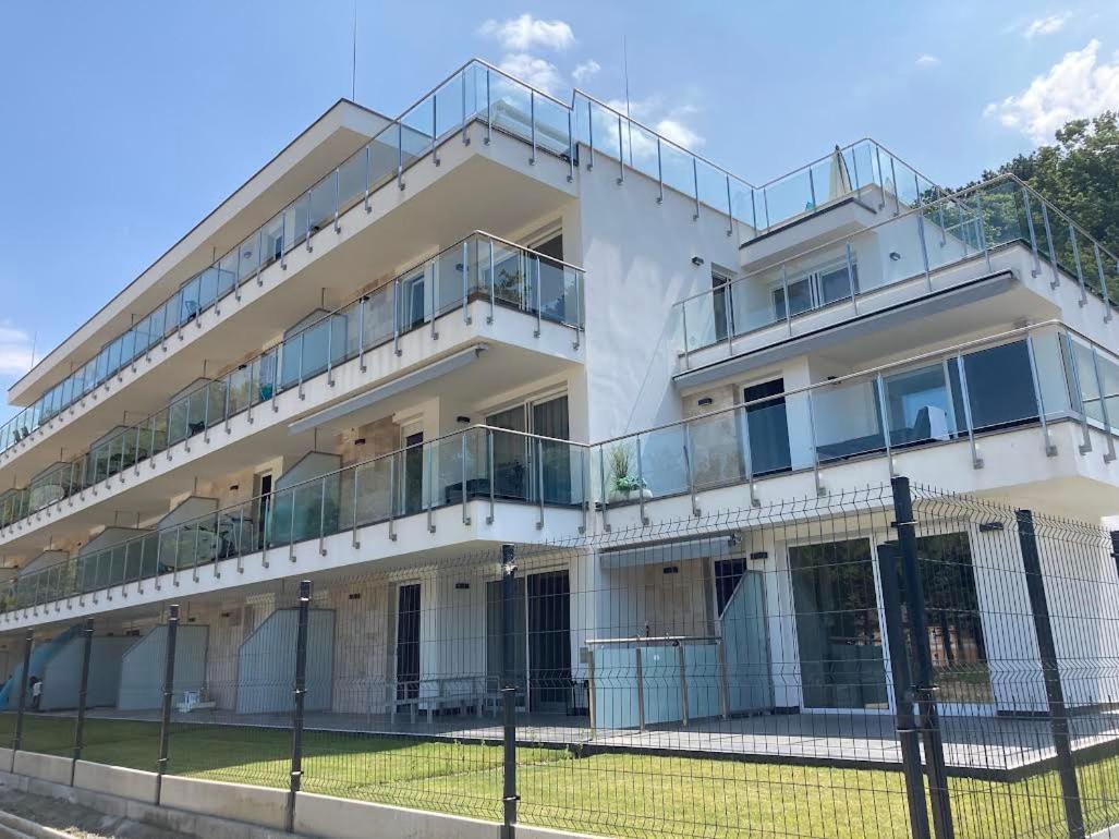 Zawia Apartman Apartamento Balatonföldvár Exterior foto